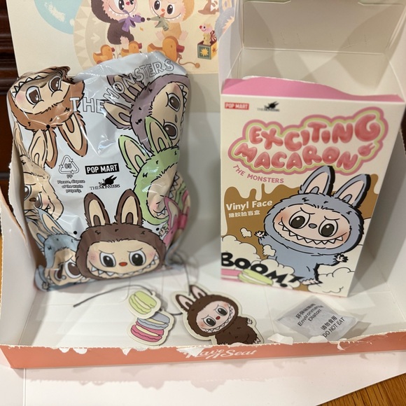 Secret Chestnut Macaron Labubu - Picture 2 of 8